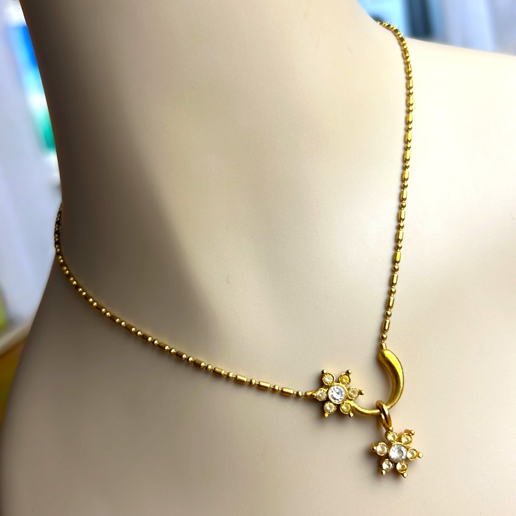 Nina Ricci Gold-Tone Floral Necklace WTwo Bloom Pendants Chocker Vintage 140$